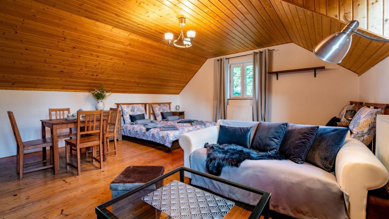 Wellness Penzion-Restaurace U Pstrosa Vsemyslice Екстериор снимка