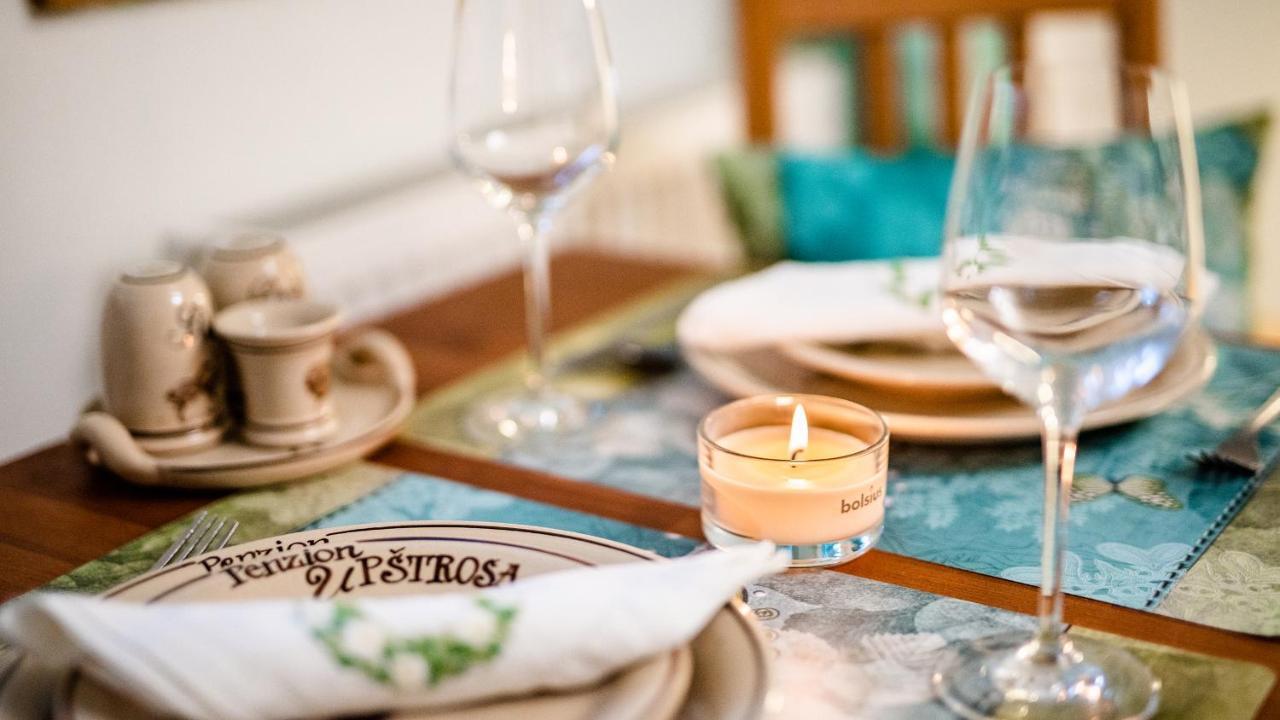 Wellness Penzion-Restaurace U Pstrosa Vsemyslice Екстериор снимка