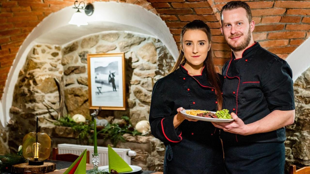 Wellness Penzion-Restaurace U Pstrosa Vsemyslice Екстериор снимка