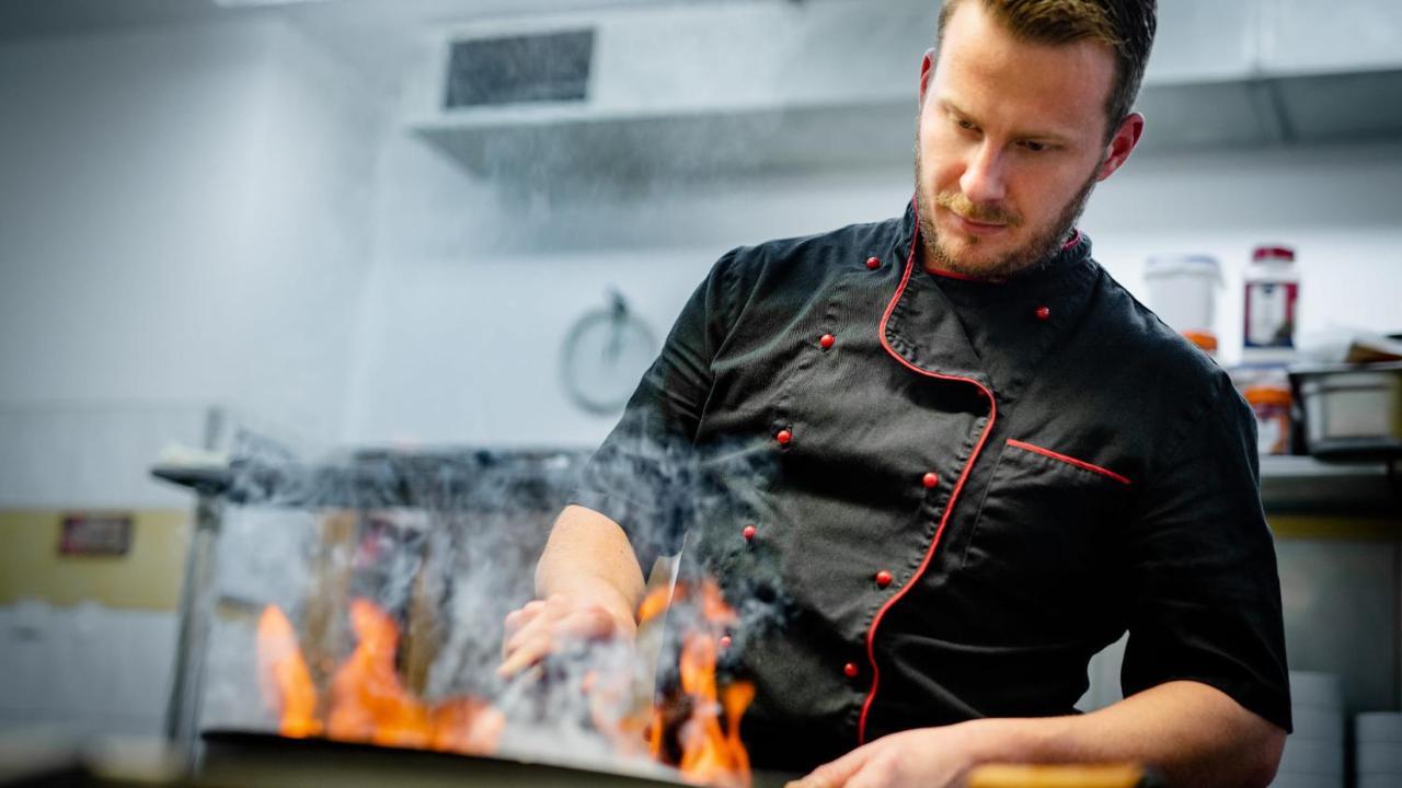 Wellness Penzion-Restaurace U Pstrosa Vsemyslice Екстериор снимка